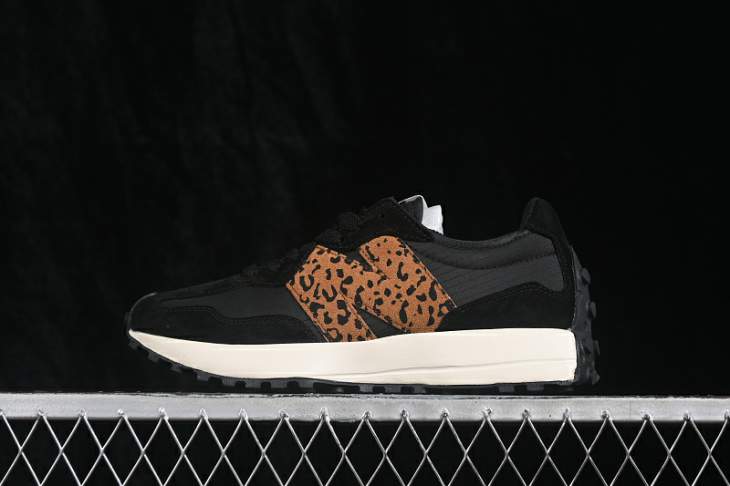 Picture of New Balance 327 _SKUfw23954346384147918fw